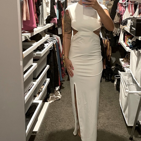 White maxi dress with side boob and back detailing. - Picture 1 of 3